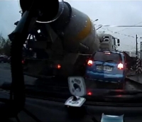 Авария у Щербинского переезда - КАМАЗ подрезал Daewoo Matiz (видео)